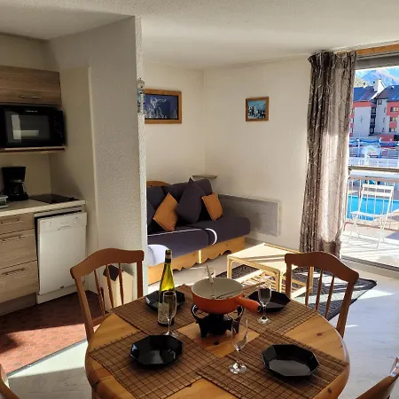 Pied Des Pistes Et Commerces Les Deux Alpes